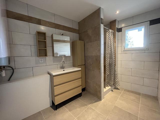 Appartement 4 pièces, 76 m² à louer à Les Chères 69380
