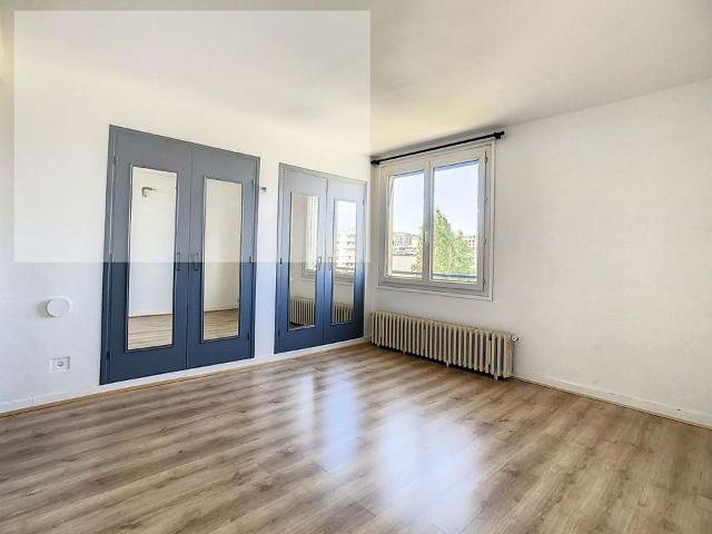 Appartement 4 pièces, 78 m² à louer à Châtillon 92320