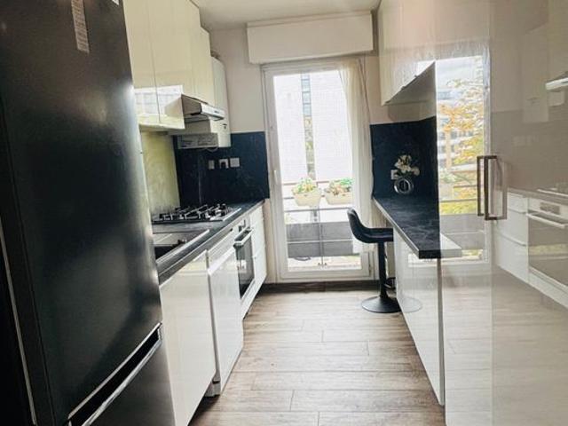 Appartement 4 pièces, 78 m² à louer à Nanterre 92000