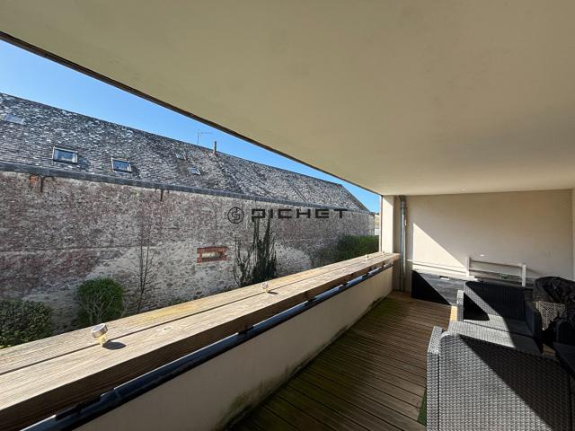 Appartement 4 pièces 79 m2 Loggia Face aux remparts