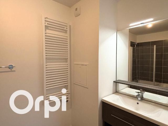 Appartement 4 pièces, 79 m² à louer à Élancourt 78990