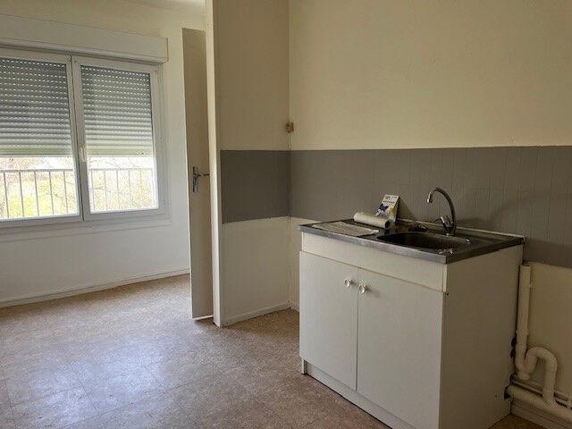 Appartement 4 pièces, 80 m² à louer à Cluis 36340