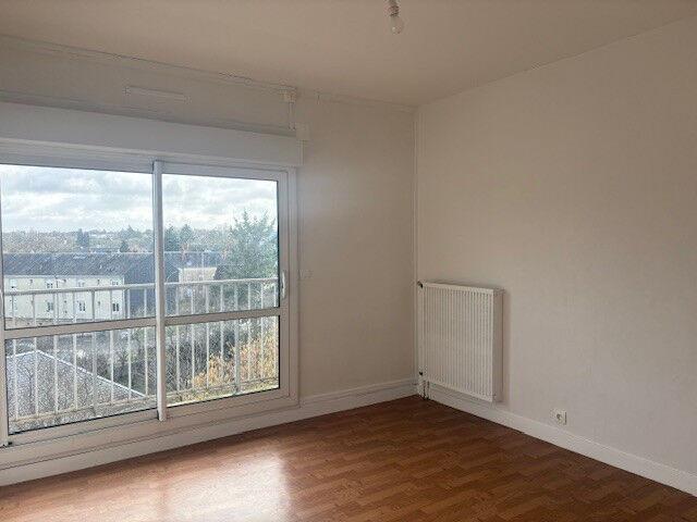 Appartement 4 pièces, 80 m² à louer à La Châtre 36400