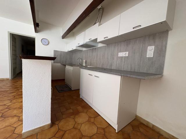 Appartement 4 pièces, 80 m² à louer à Puget Ville 83390