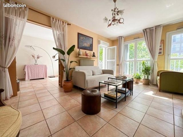 Appartement 4 pièces 80 m²