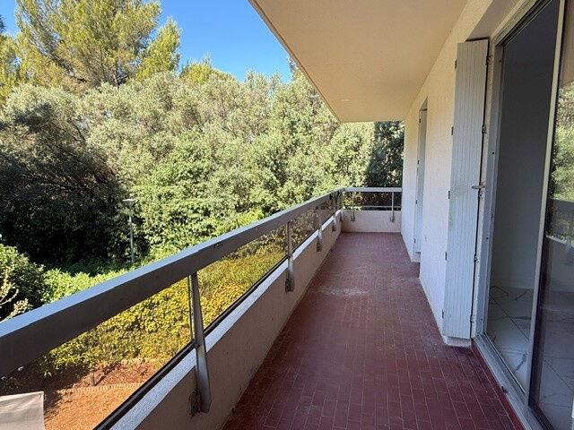 Appartement 4 pièces, 81 m² à louer à Toulon 83000