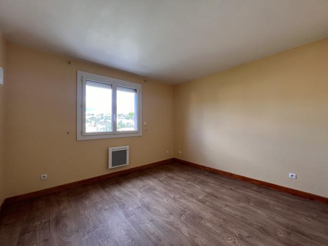 Appartement 4 pièces, 81 m² à louer à Aubenas 07200