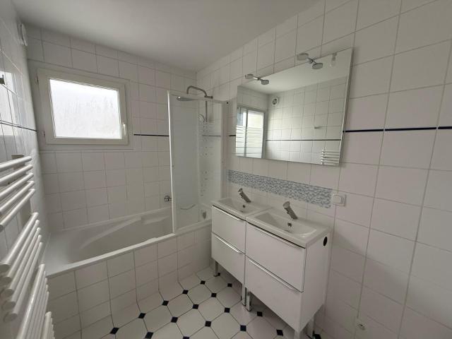 Appartement 4 pièces, 81 m² à louer à Bossey 74160