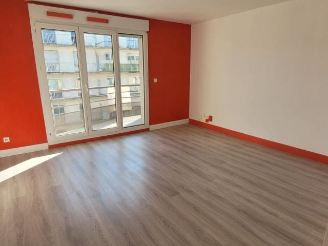 Appartement 4 pièces, 81 m² à louer à Limoges 87100