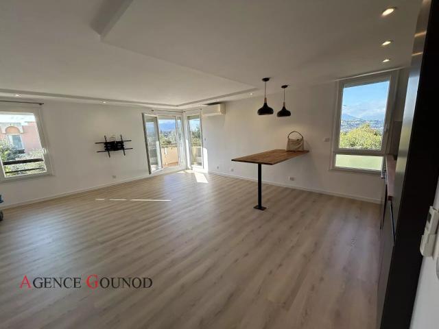 Appartement 4 pièces, 81 m² à louer à Nice 06200