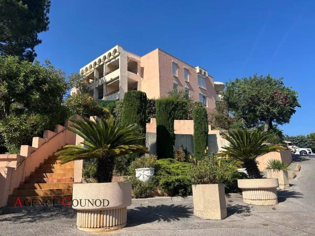 Appartement 4 pièces, 81 m² à louer à Nice 06200