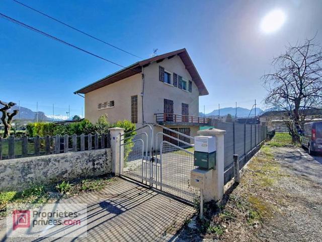 Appartement 4 pièces 82 m2 avec atelier