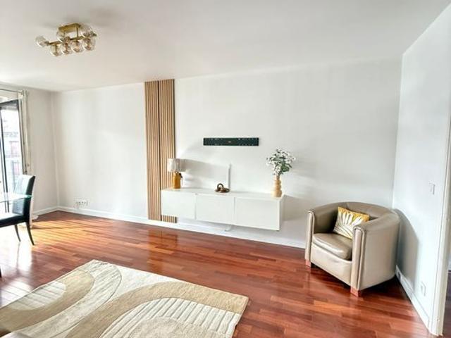 Appartement 4 pièces, 82 m² à louer à Nanterre 92000