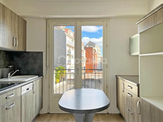 Appartement 4 pièces, 82 m² à louer à Pau 64000