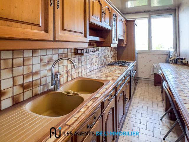 Appartement 4 pièces, 82 m², Balcon Parking,Cave, DPE D