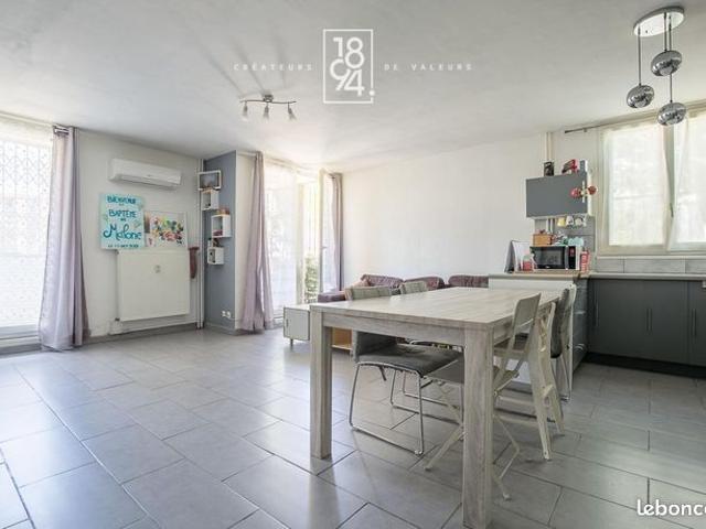 Appartement 4 pièces 82 m²