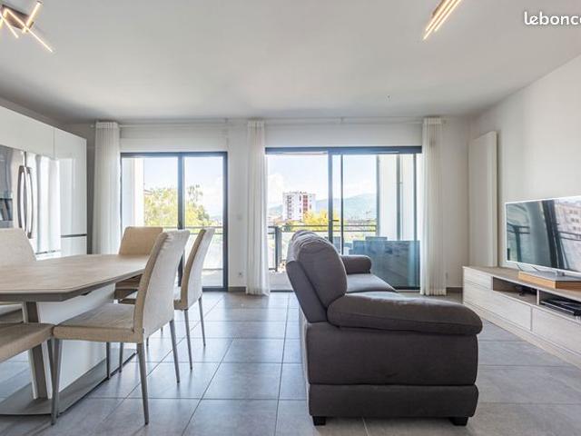 Appartement 4 pièces 82 m²