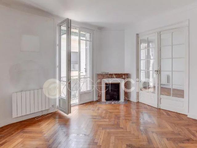 Appartement 4 pièces, 87 m² à louer à Cannes 06400