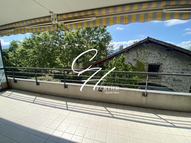 Appartement 4 pièces, 87 m² à louer à Meylan 38240
