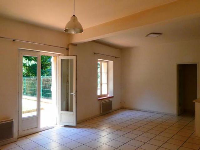 Appartement 4 pièces / 87 m² / 175 000 EUR / GRENADE
