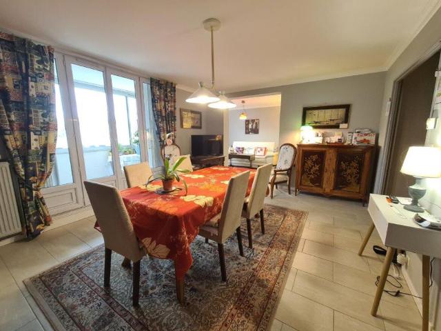 Appartement 4 Pieces 84 m2 la riche