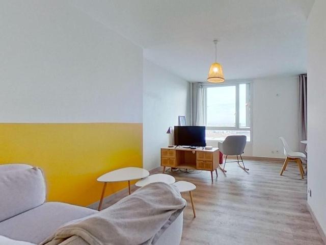 Appartement 4 pièces, 84 m² à louer à Lyon 8 69008