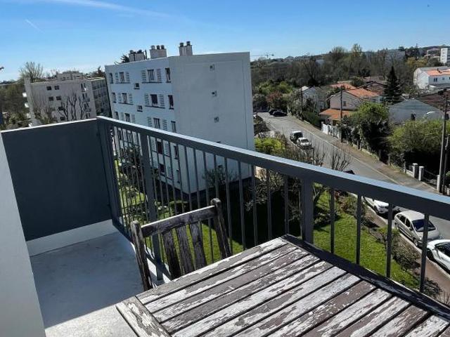 Appartement 4 pièces, 85 m² à louer à Talence 33400