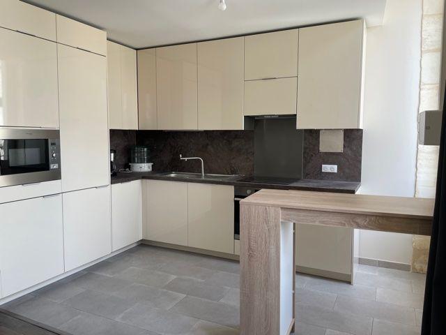 Appartement 4 pièces, 85 m² à louer à Bordeaux 33000