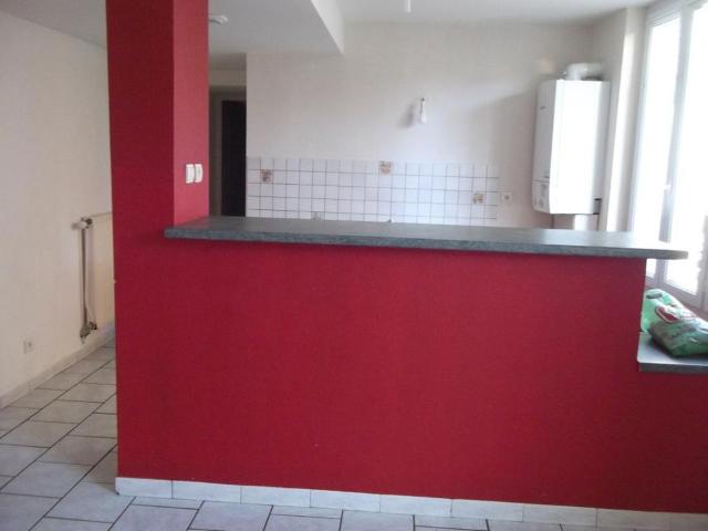 Appartement 4 pièces, 85 m² à louer à Montvendre 26120