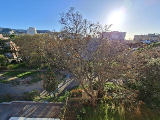 Appartement 4 pièces, 88 m² à louer à Marseille 8 13008