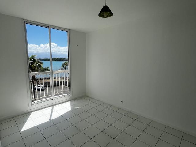 Appartement 4 pièces, 89 m² à louer à Pointe à Pitre 97110
