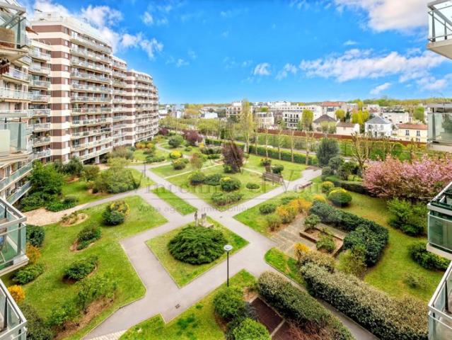Appartement 4 pièces 89m² Balcon & Parking