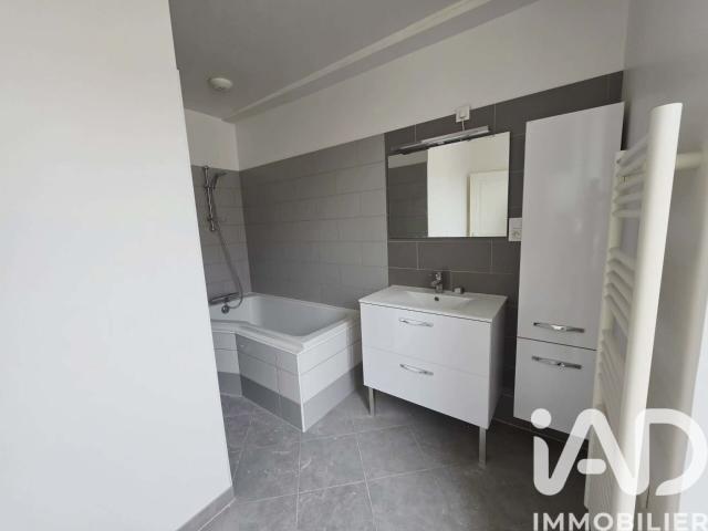 Appartement 4 pièces, 93 m² à louer à Villeneuve sur Yonne 89500