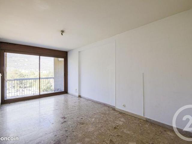 Appartement 4 pièces 93 m²