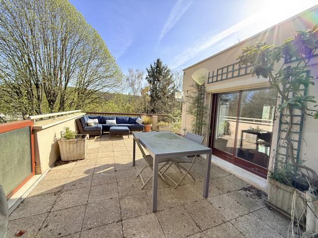 Appartement 4 pièces 93m² en dernier étage