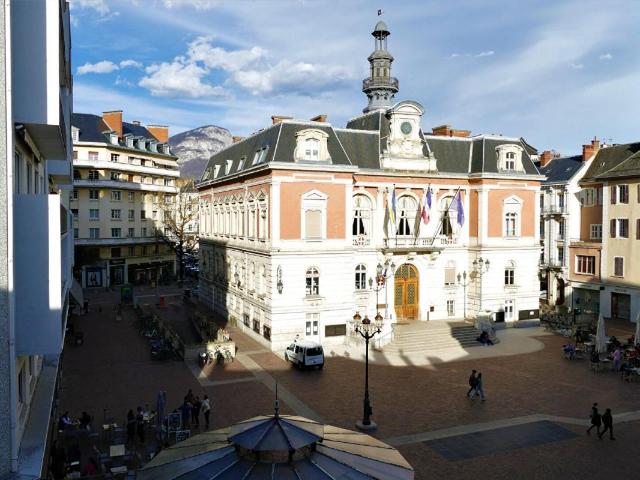 Appartement 4 pièces, 90 m² à louer à Chambéry 73000