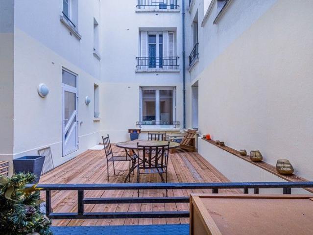 Appartement 4 pièces, 90 m² à louer à Paris 15 75015
