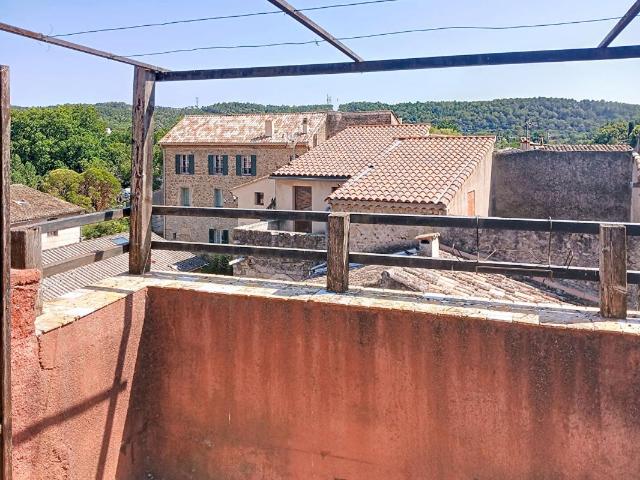 Appartement 4 pièces, 91 m² à louer à Le Val 83143