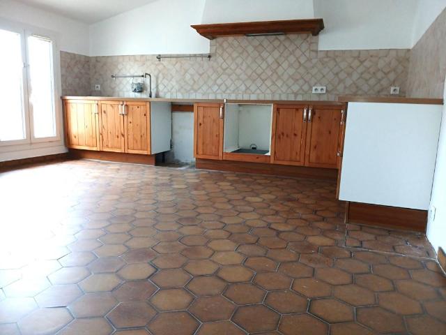 Appartement 4 pièces, 91 m² à louer à Le Val 83143