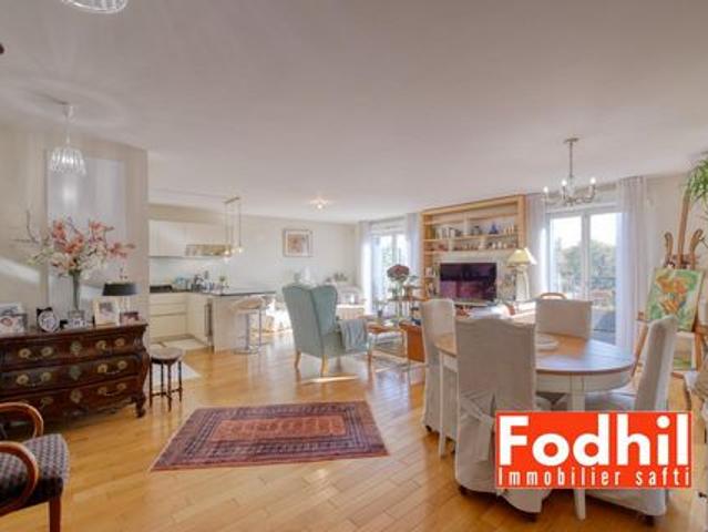 Appartement 4 pièces 91 m² 5éme et dernier étage avec terrasse, 2 parkings et 2 caves