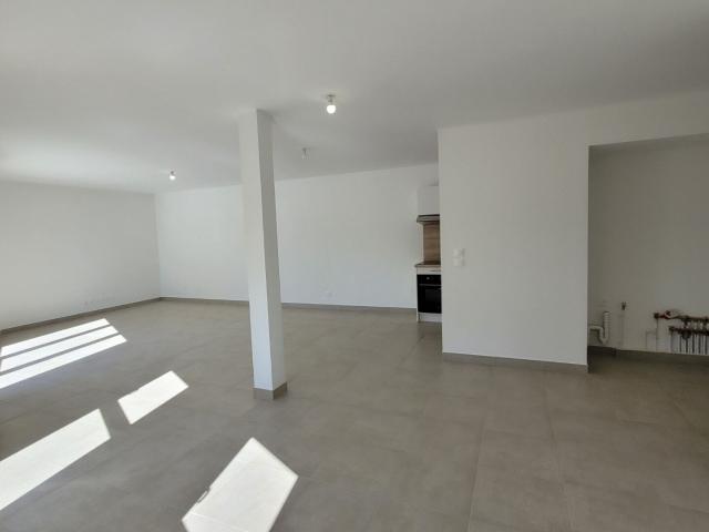 Appartement 4 pièces, 92 m² à louer à Trets 13530
