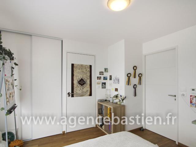 Appartement 4 pièces, 92 m² à louer à Prévessin Moëns 01280