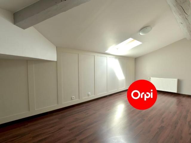 Appartement 4 pièces, 92 m² à louer à Saint Priest 69800