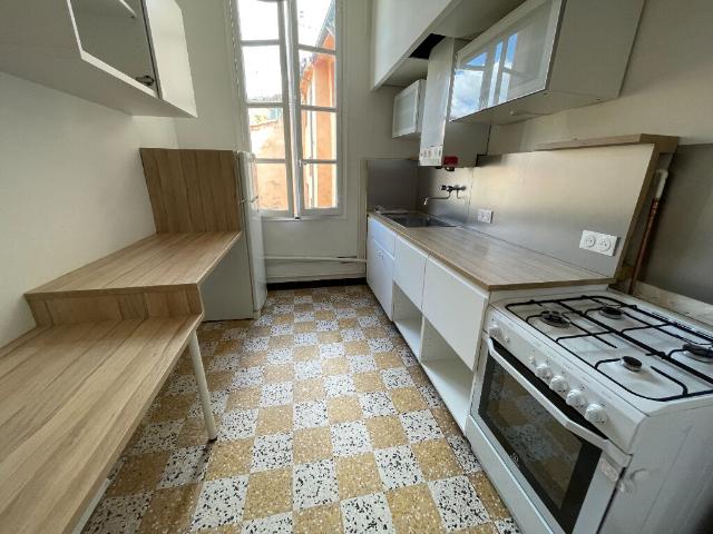 Appartement 4 pièces, 97 m² à louer à Aix en Provence 13100