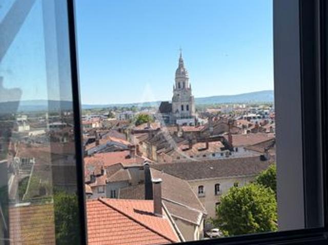 Appartement 4 pièces 94 m²