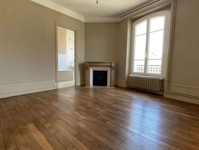 Appartement 4 pièces 94m2 REIMS 890 euros