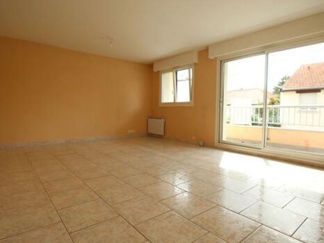 Appartement 4 pièces 94m2 REIMS 965 euros