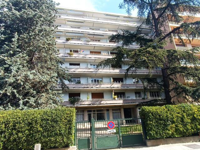 Appartement 4 pièces, 95 m² à louer à Grenoble 38100