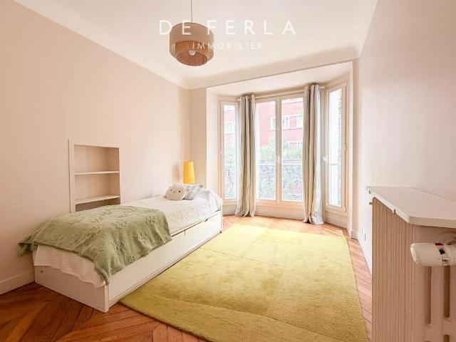 Appartement 4 pièces, 96 m² à louer à Paris 17 75017