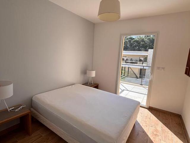 Appartement 4 pièces, 100 m² à louer à Saint Mandrier sur Mer 83430